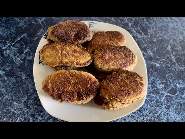 Рыбные котлеты из консервы.бюджетные котлеты