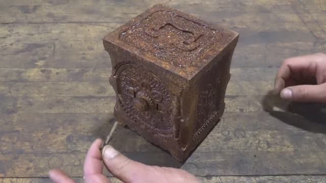 Полная реставрация мини сейфа 1890х годов!!! смотреть онлайн