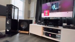 Demo 4 Holo Audio May DAC , Rythmik F18 , Nola KO2 , Auralic Aries G2.1