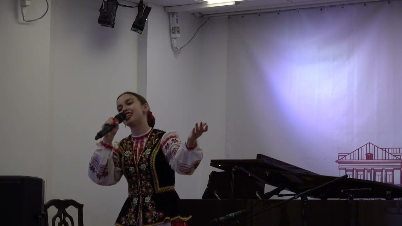 "Кнопочки баянные", муз. Виктора Темнова, сл. В. Бутенко, поёт Екатерина Лесовая.