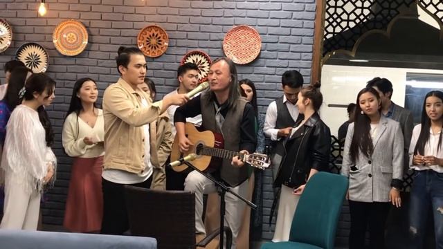 🔔 Улыкпан Жолдасов очаровал зрителей (SUB)