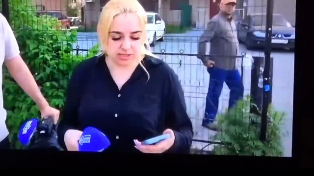 "Удаляй все!" Нашли мигранта, который напал на ТВ-шников. Они случайно сняли раздачу сим-карт смотреть онлайн