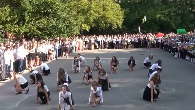 1й звонок 2015г школа 126 Донецка ТАНЕЦ ЗА ЛЮБОВЬ
