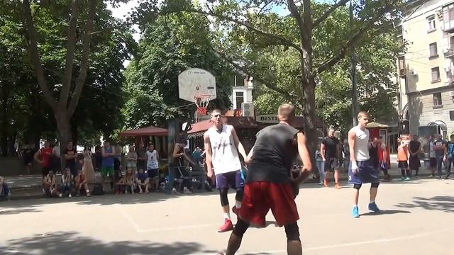 УСЛ 3х3: "Nikolaev Streetball Cup" 2016 Группа "Pain & Gain"(Каховка) - "Охота и рыбалка"(Николаев) смотреть онлайн