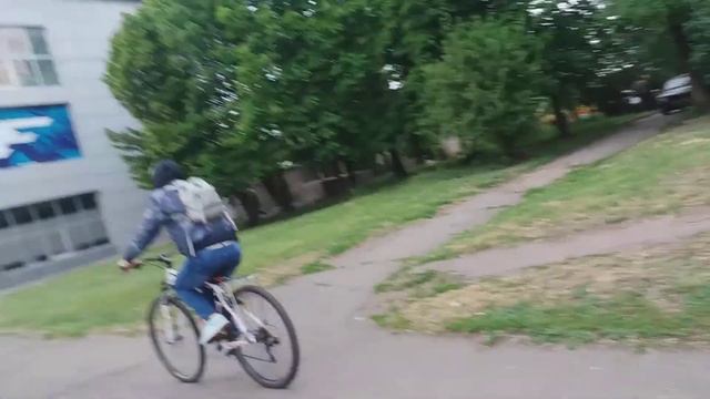 Кривой Рог Бабка Матрена села на велосипед. смотреть онлайн