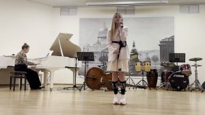 Милена Глусцова "I can't give you anything but love"