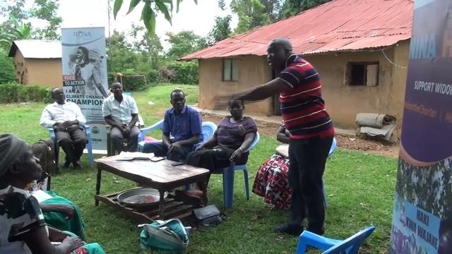 A session with widows in Siga смотреть онлайн