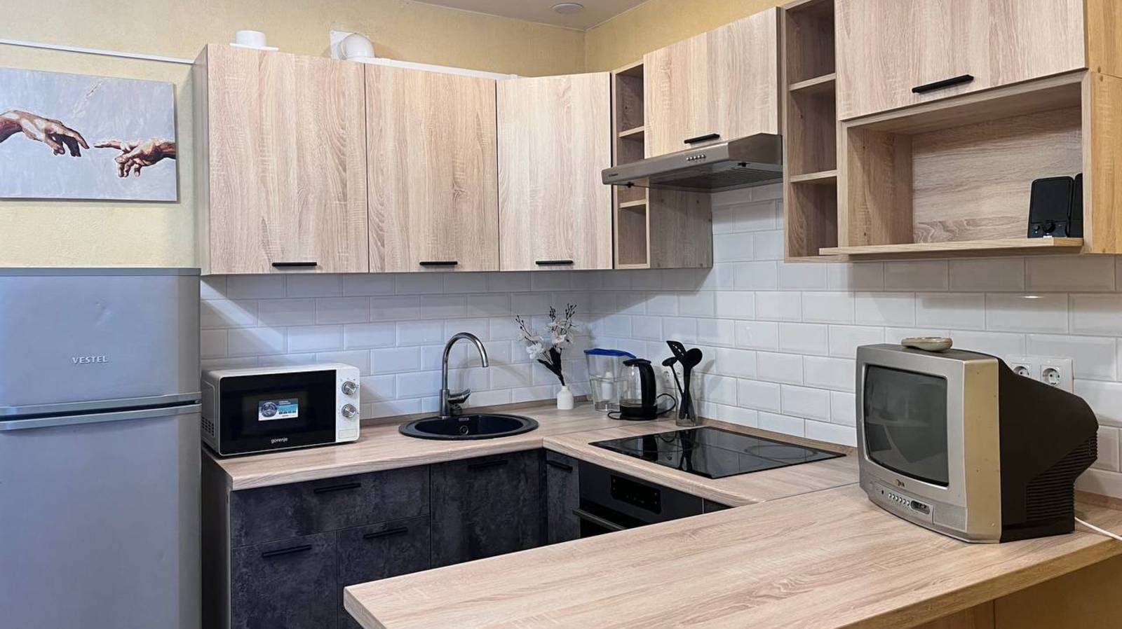 Сдаётся просторная и светлая студия на длительный срок. смотреть онлайн