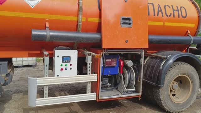 Прицеп-заправка с генератором.