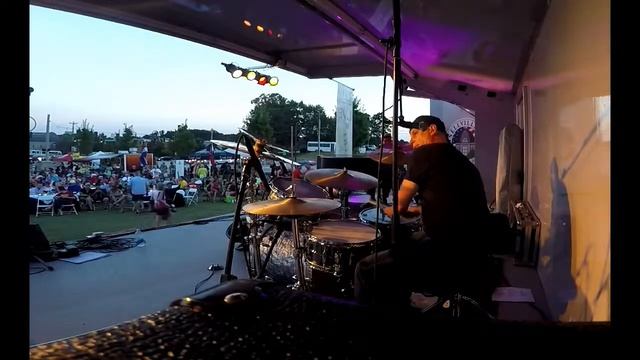 Bennie And The Jets - Tiny Dancer (Drum Cam) смотреть онлайн