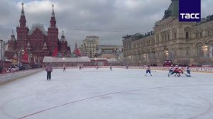 Юные ульяновские хоккеисты завоевали «бронзу» кубка Москвы на Красной площади.