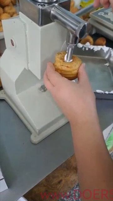 дозатор поршневой для наполнения начинкой эклеров смотреть онлайн