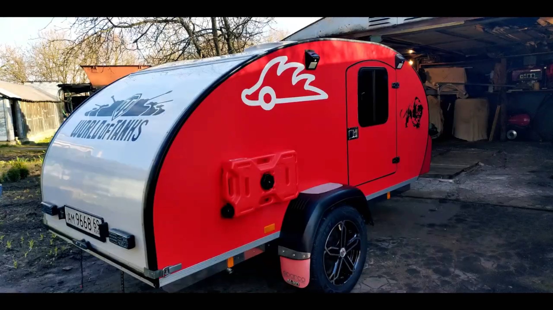 Как правильно наклеивать большие широкоформатные наклейки. Результат будет отличный! смотреть онлайн