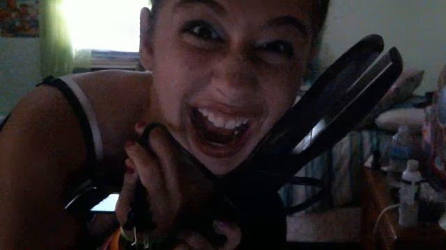 My little sister found my security camera. -Kira смотреть онлайн