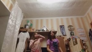 Танцуем под розовое вино😚😙