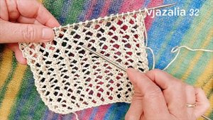 Эффектный и несложный узор Сеточка спицами