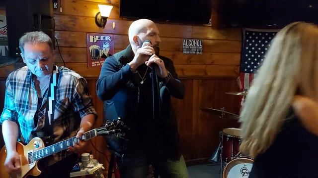 Rock And Roll All Night by Kiss With Guest Singers Eddie Franco and Sese Daniels from 7th Realm смотреть онлайн