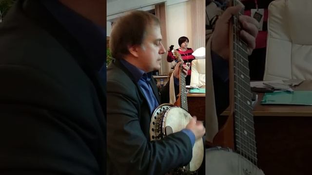 Паша Сурков после завершения "Папа Феста" играет Майка смотреть онлайн