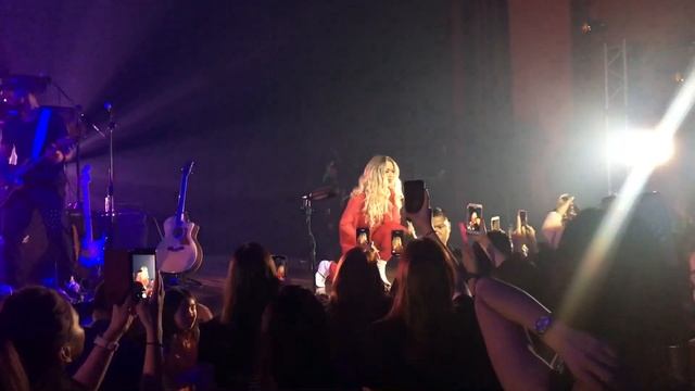 Rita Ora-Let You Love Me (Phoenix World Tour-Live in Manila) смотреть онлайн