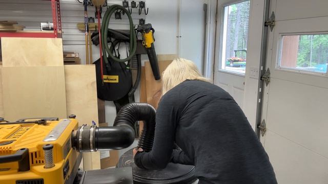 Dust collection for Dewalt Planer. How to set dust collection for your woodworking planer