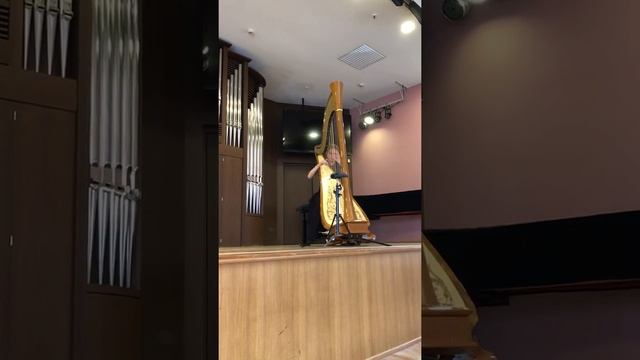 Гнесинские арфисты. Ксения Карраск смотреть онлайн