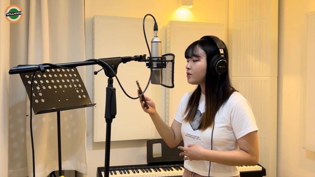 Korean sings a Bollywood song 🎙️KAISI PAHELI ZINDAGANI | From movie Parineeta | Cover by EUNJIN