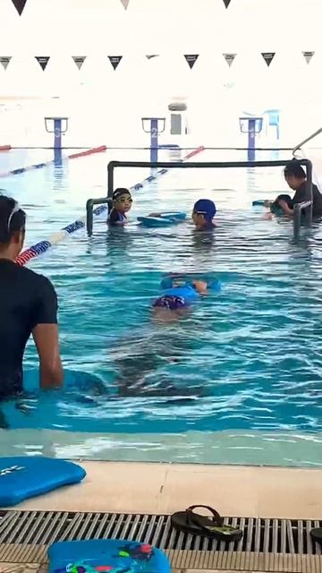 Swim with Paddle Board смотреть онлайн