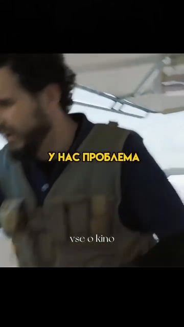 Застряли на катере посреди акул🫢 #кино #shorts #фильм #нарезки #топ смотреть онлайн