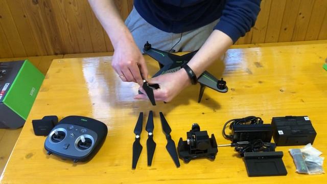 Квадрокоптер XIRO XPLORER 4K. Распаковка. Комплектация. Сбой калибровки компаса. смотреть онлайн