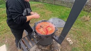 РУЛЬКИ ТОМЛЕНЫЕ В ТОМАТНОМ СОКЕ В КАЗАНЕ НА КОСТРЕ КАРТОШКА ПО-ДЕРЕВЕНСКИ