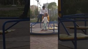 Девочка ударила ребенка !