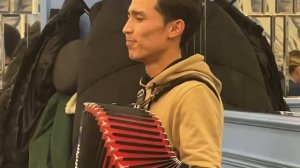 Рыспай Абдыкадыров / Неге минтип журомун // Калысбек Айтбаев