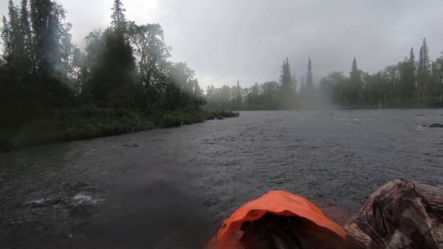 Штурмуем перекаты под дождем смотреть онлайн