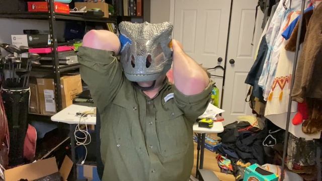 Mattel Jurassic World Dominion Velociraptor Blue Dinosaur Mask смотреть онлайн