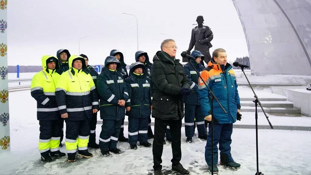 Илишевский район. Памятник Мусе Гарееву. Открытие участка трассы М-12 «Восток». Декабрь 2024 г.