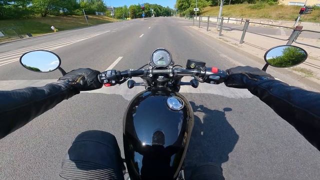 Triumph Bobber motorcycle 1200cc |  POV Test Ride
