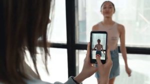 A young woman model posing to the camera|Young Models Photshoot|Fashion|Fashion tv|
