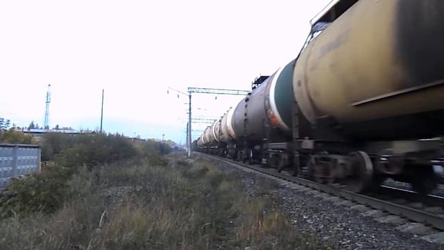 Тепловоз 3ТЭ10У-0072 с грузовым поездом смотреть онлайн