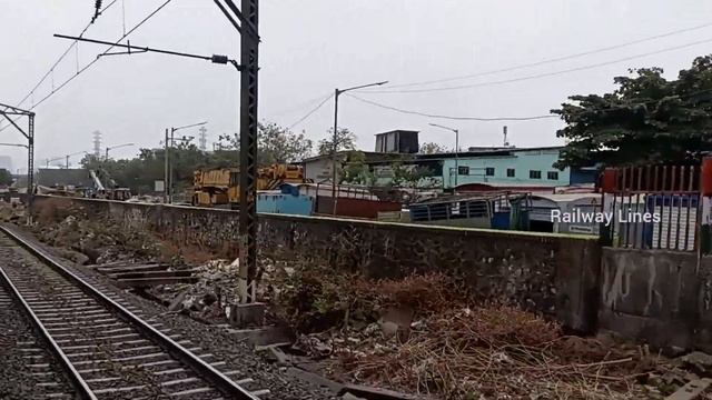 Mumbai Central Line EMU kurla to Sion Amazing Speed Crossing #mumbailocaltrains #railwaylines