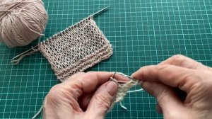 Узор спицами. Лицевые петли с двумя накидами. #вязание