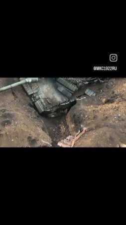 Добивание Русскими FPV-дронами немецкого танка "Leopard 2" украинской армии, который ранее был..