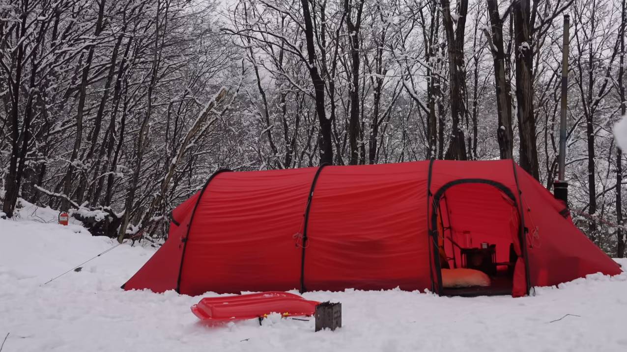 Одиночный снежный поход, палатка с дровяной печью АСМР, ASMR смотреть онлайн