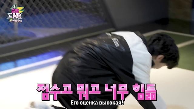 Джэхван и Джисон из WANNA ONE на шоу «Физическая Гонка Айдолов» смотреть онлайн