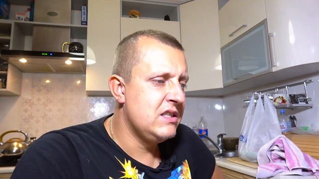 ТОЛЯН ОБМОЧИЛ КОЛЮ. смотреть онлайн