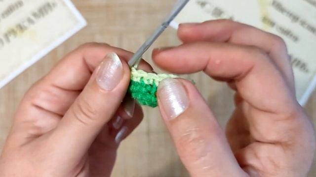 Вязание крючком для начинающих Урок 151 смена цвета при вязании по спирали смотреть онлайн