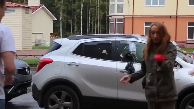 Девушка отомстила парню за измену Девушка уничтожила машину смотреть онлайн