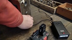 Повербанк для колонки на 12V. | Power bank for a 12V speaker.