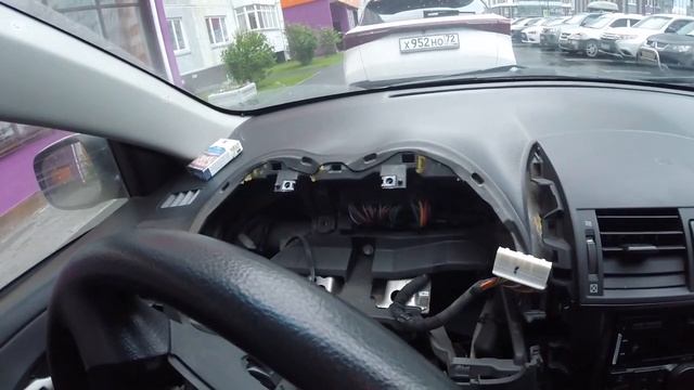 Установка кнопок мультируля для управления магнитолой Aura на Toyota Corolla E150 2008 г.в. смотреть онлайн