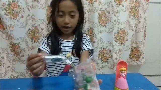 Beli mainan Happy Meal McD Super Mario Running Yoshi Launcher