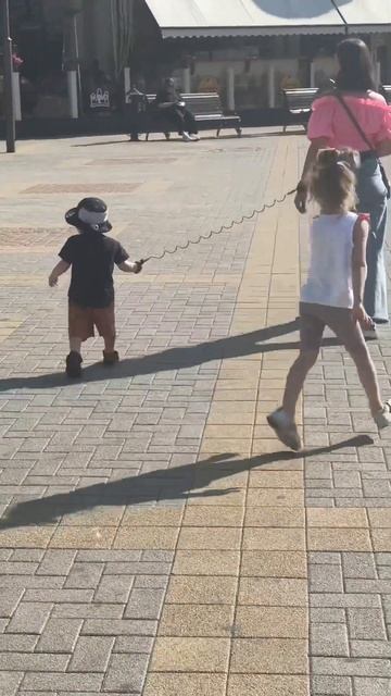 Поводок для ребенка❌ #детскийврач #реабилитация #дети #ставрополь смотреть онлайн